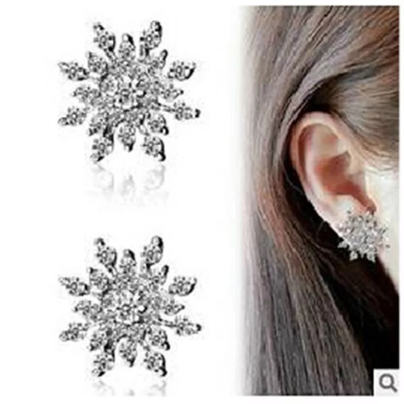 NEW Sterling Silver Snowflake ❄️ Earrings - Picture 2 of 4